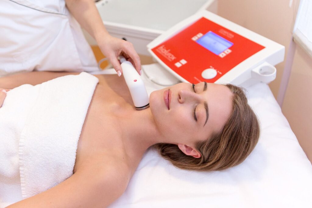 Lāzera biorevitalizācija ar Hialurox