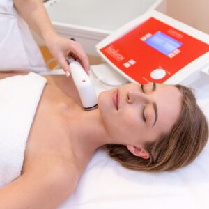 Lāzera biorevitalizācija ar Hialurox
